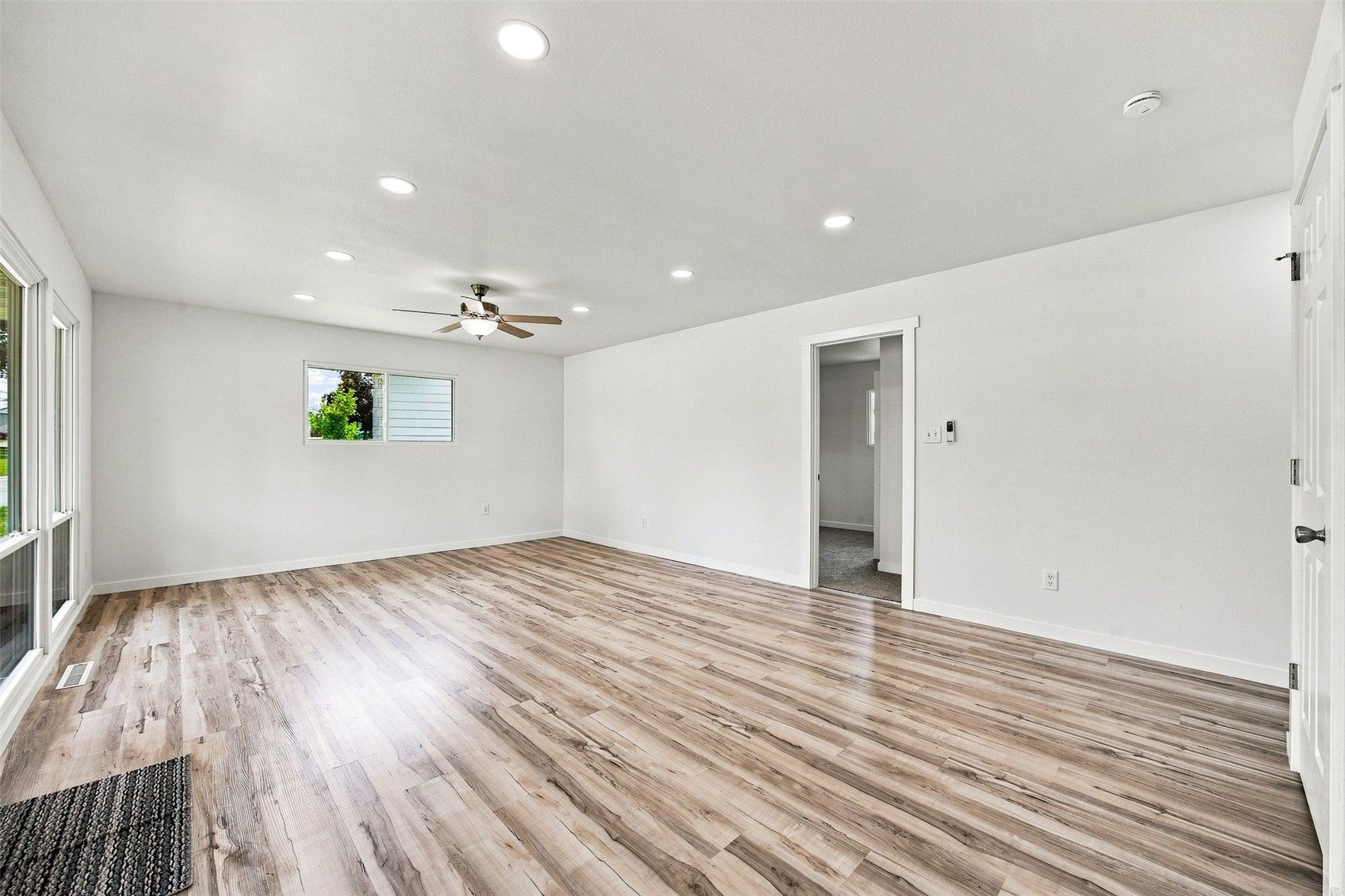 4432 Regal Avenue NE