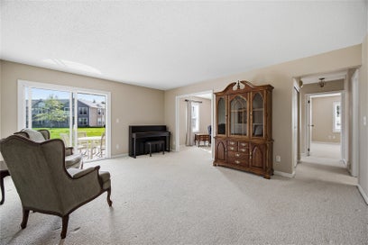 3813 Summerfield Ln NE A Cedar Rapids IA 52402