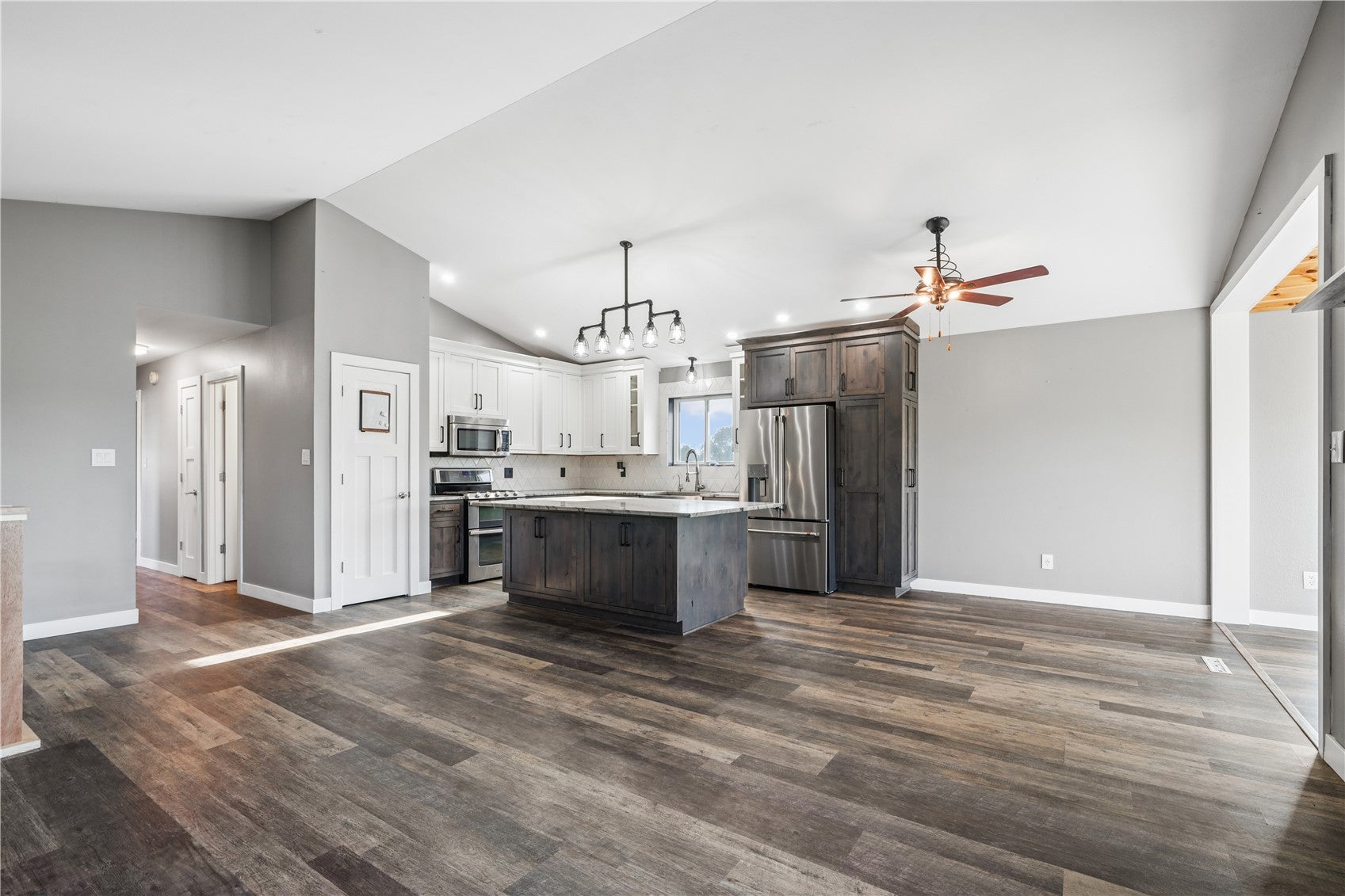 425 3rd Street SW