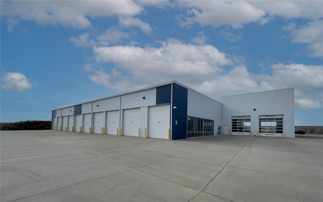 Photo 1 of 5 — 6900 Partners Avenue B1 A, Marion, IA 52302