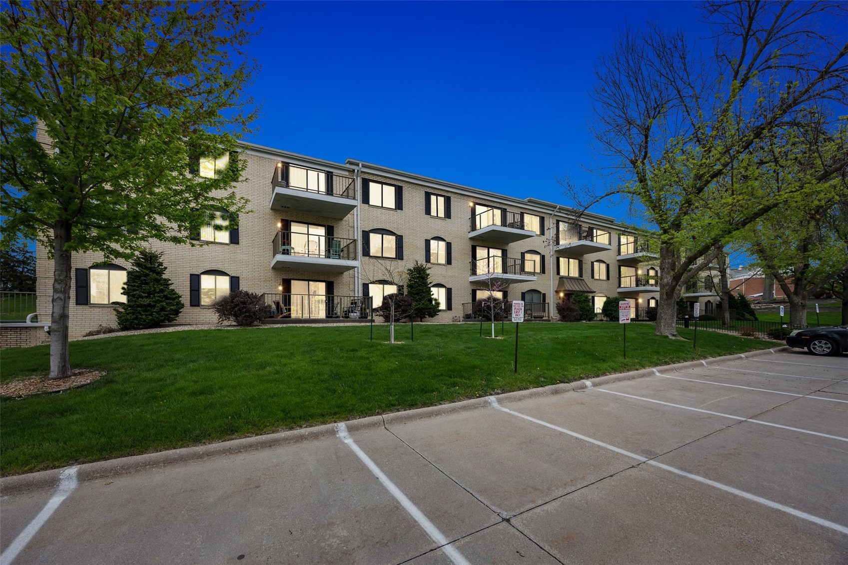 Photo 1 of 26 — 2135 1st Avenue SE 115, Cedar Rapids, IA 52402
