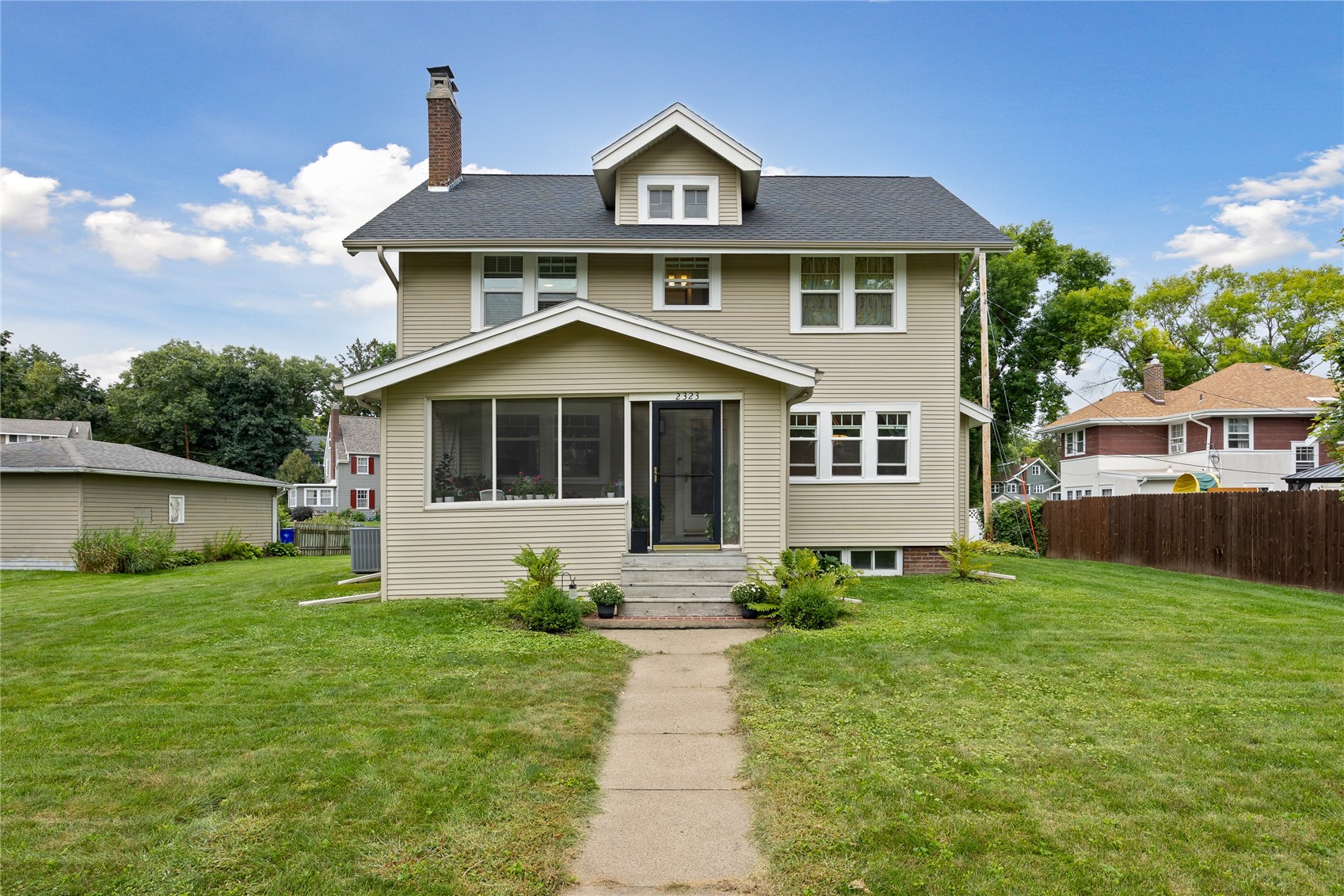 2323 Upland Drive SE