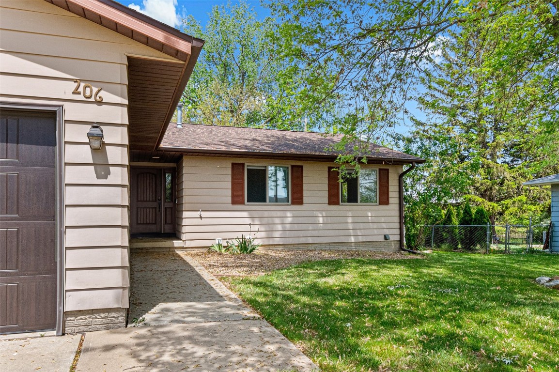 206 Hilltop Road SW