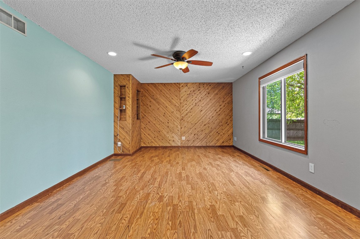 206 Hilltop Road SW