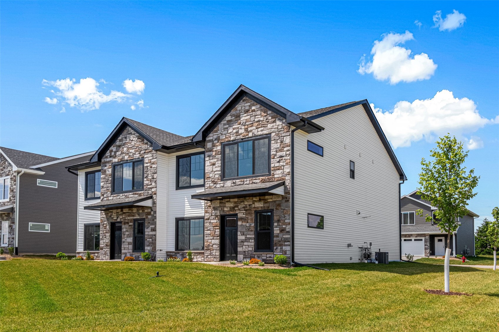 Photo 1 of 32 — 2307 Water Tower Pl, North Liberty, IA 52317