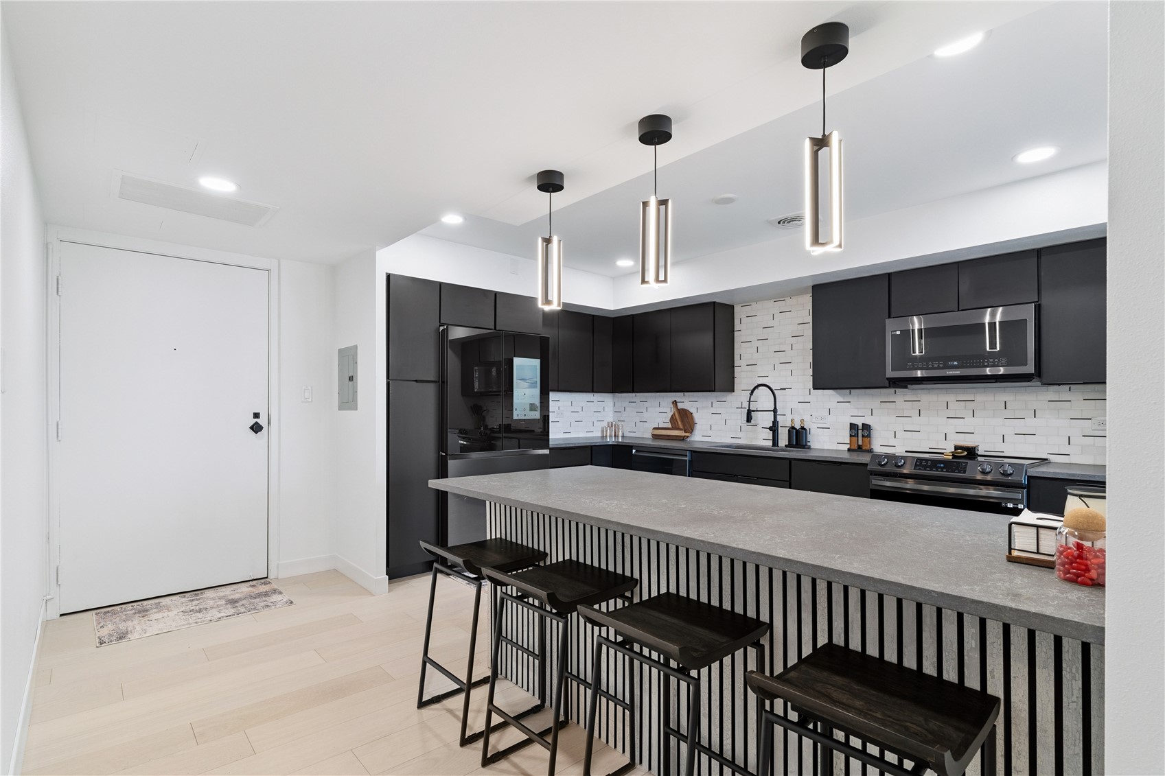 Photo 1 of 37 — 2222 1st Avenue NE 305, Cedar Rapids, IA 52402