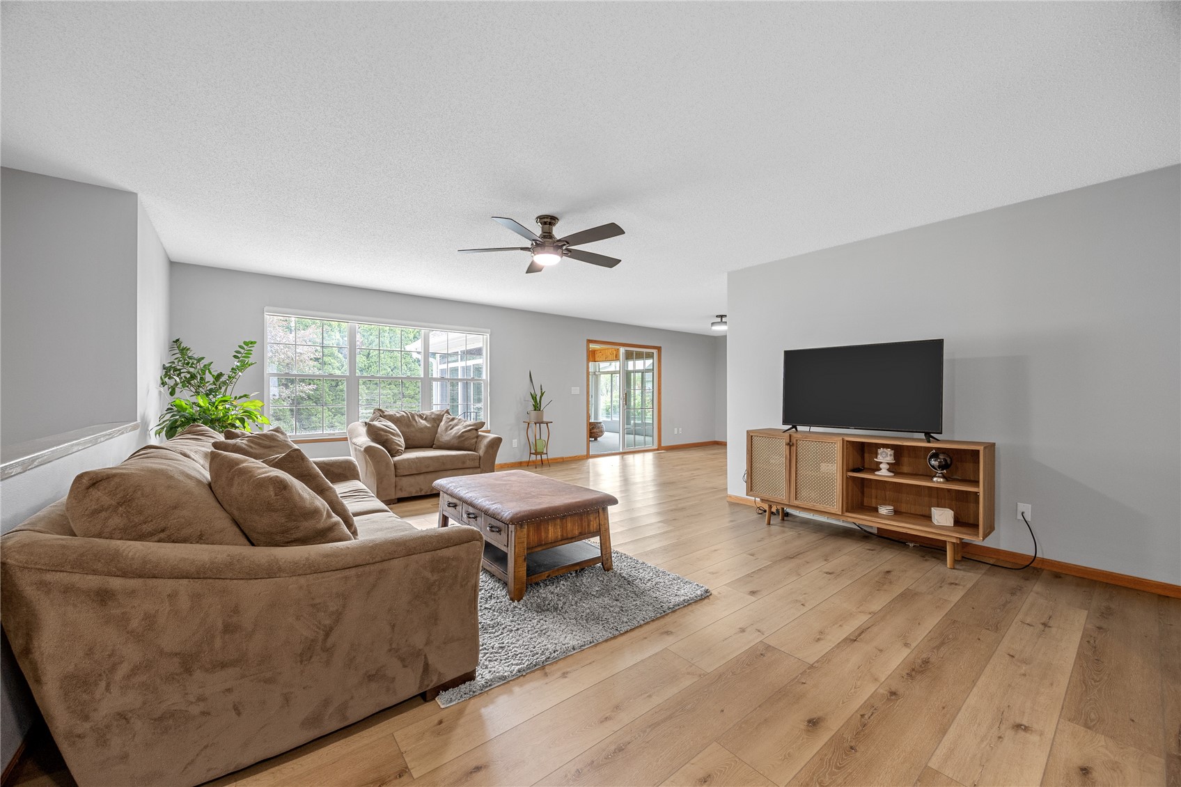 1405 Lyndhurst Dr