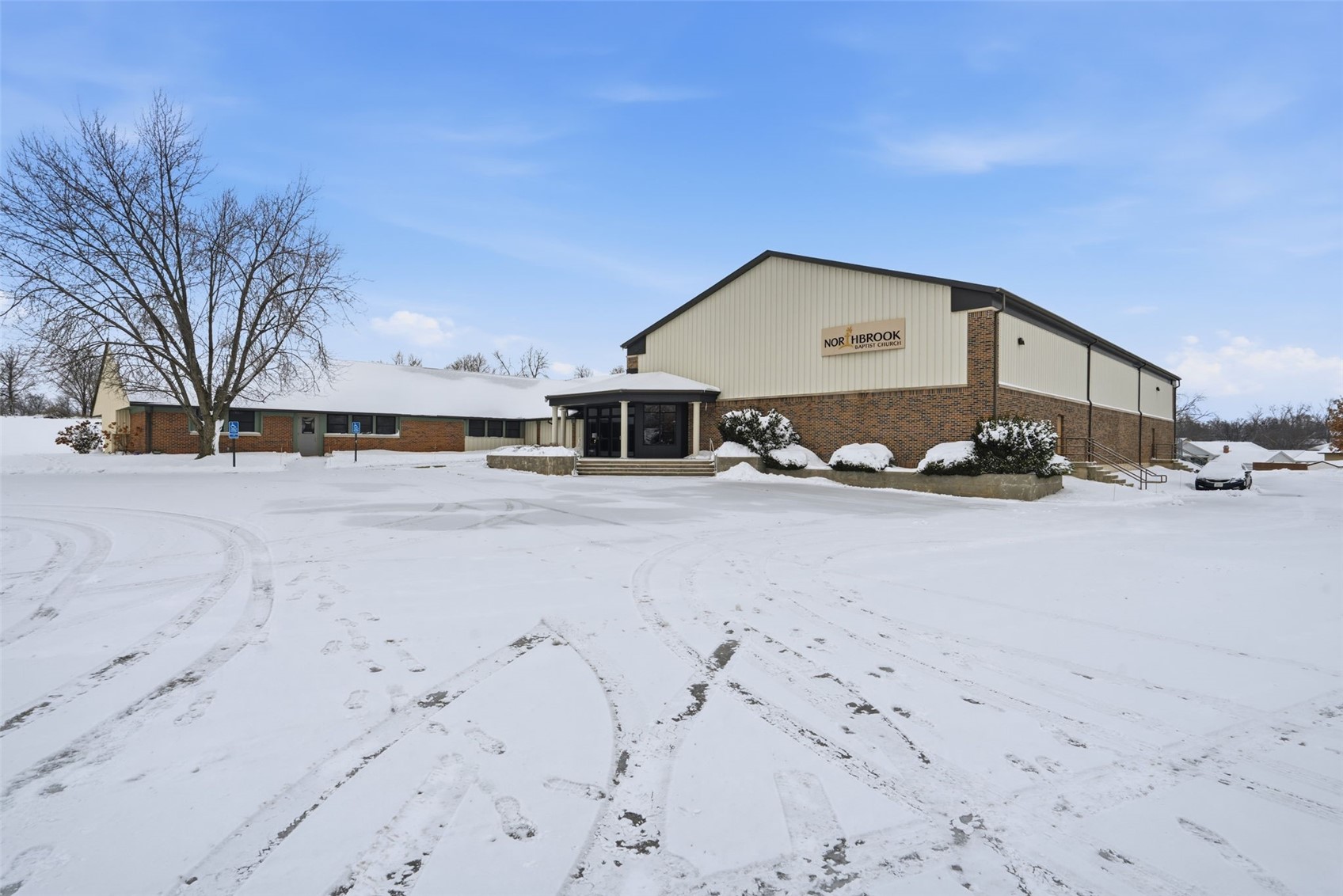 Photo 1 of 30 — 1700 Boyson Road NE, Cedar Rapids, IA 52402