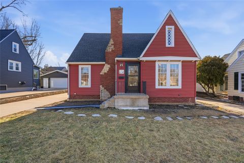 435 20th Street NE Cedar Rapids IA 52402