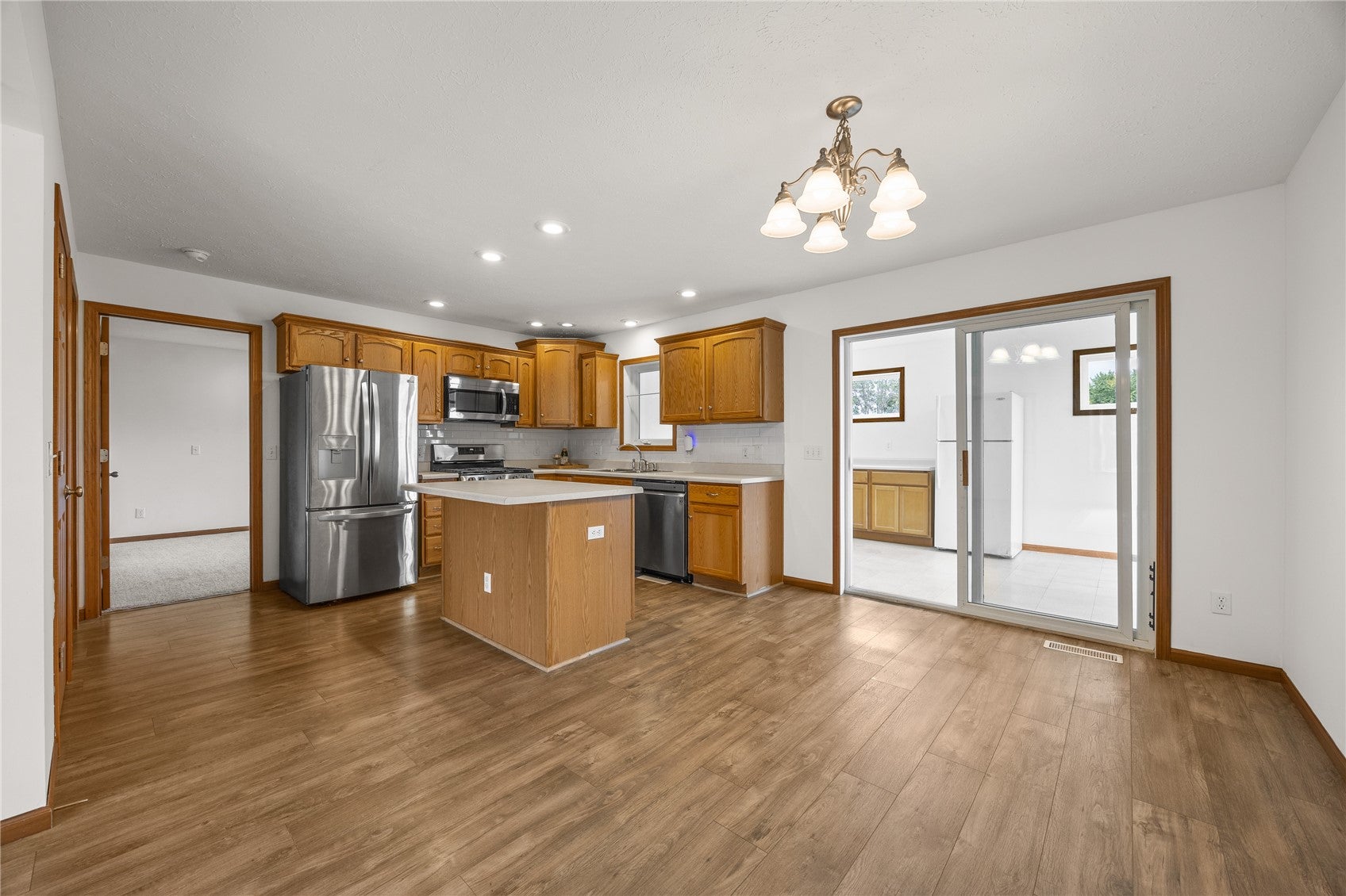 1209 Business 30 SW