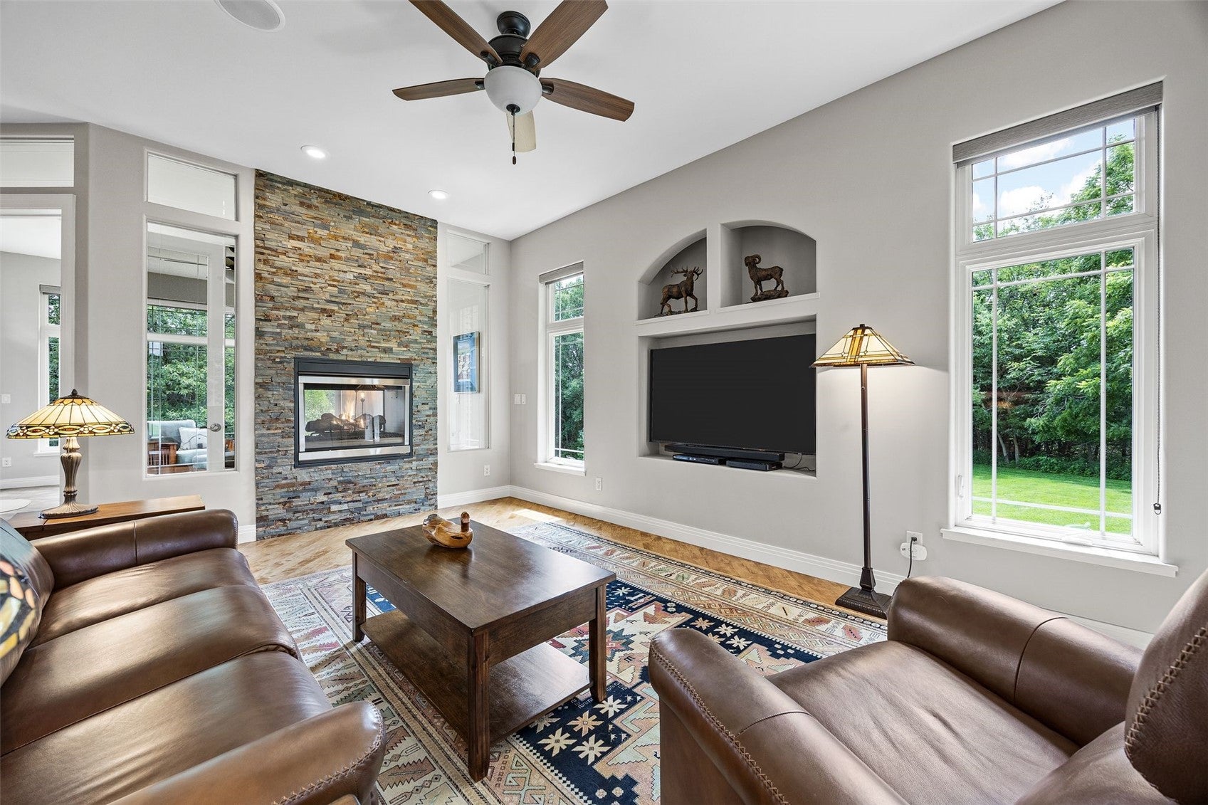 1356 NE Lakewoods Ct