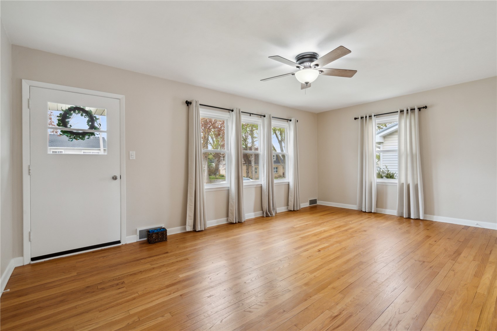 1129 Washington Drive