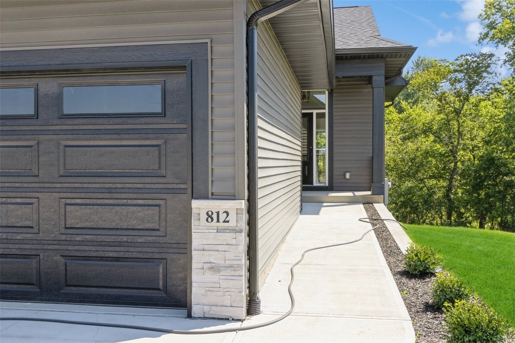 1044 Highland Trail