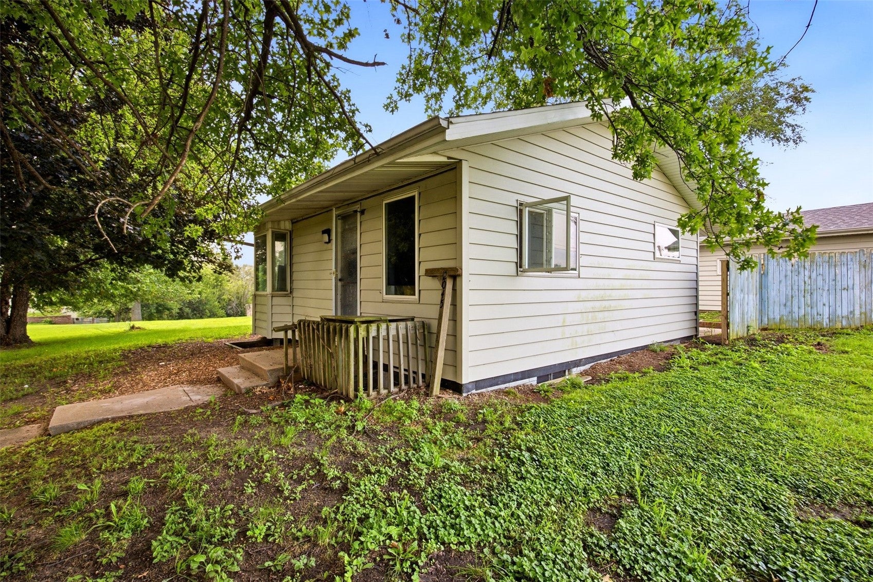 2045 High Drive SE