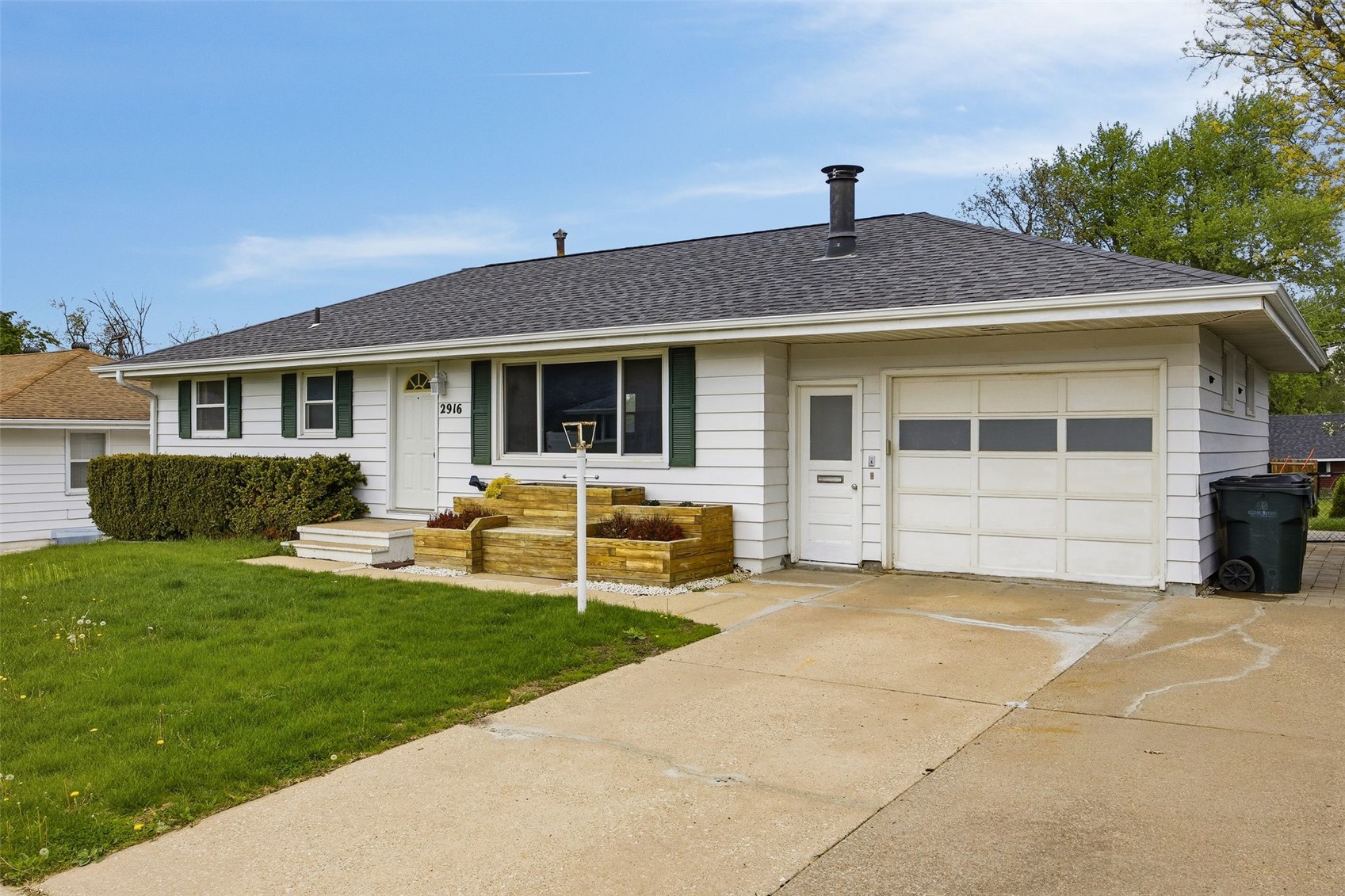 2916 Schultz Drive NW