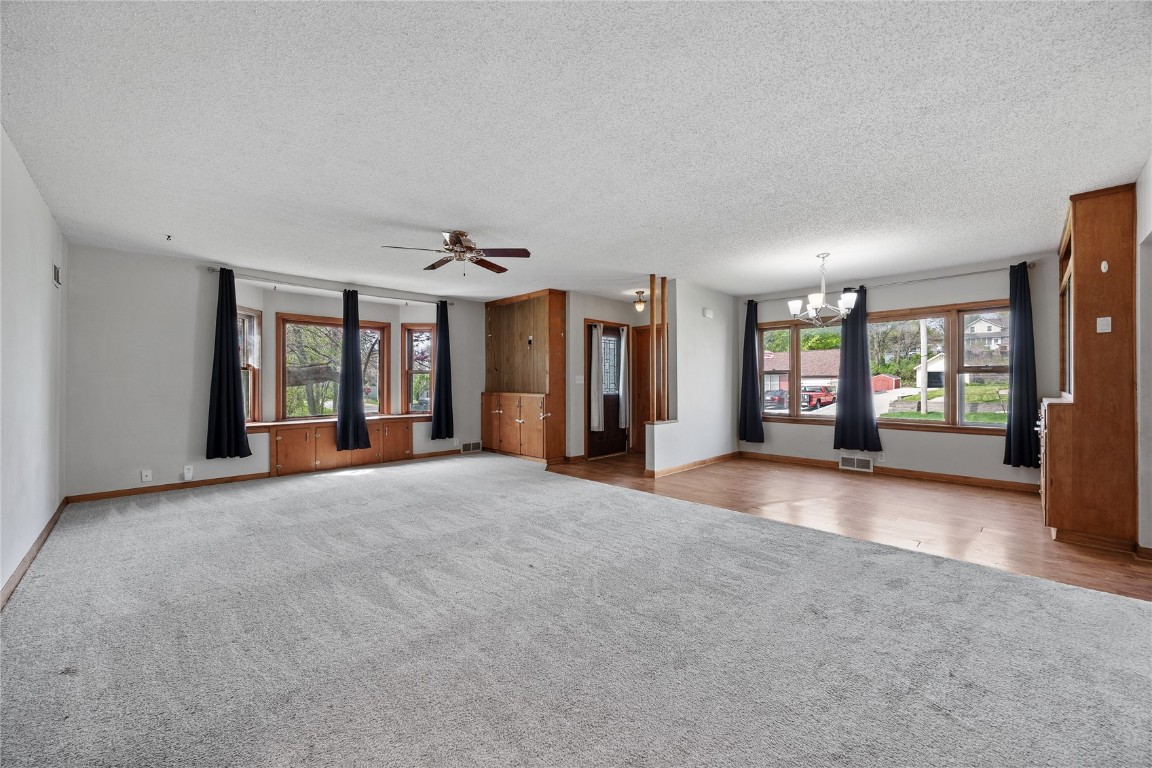 121 N 6th Street