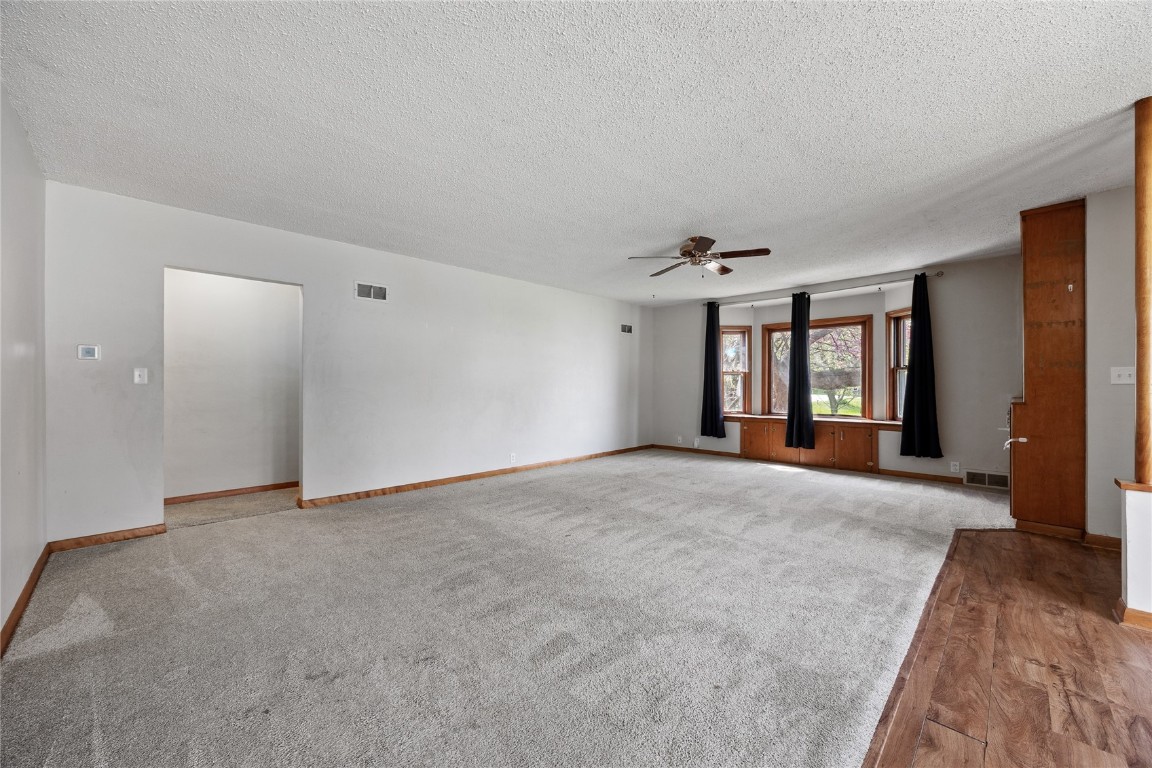 121 N 6th Street