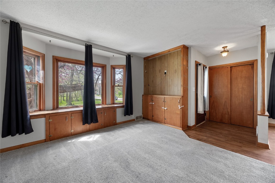 121 N 6th Street