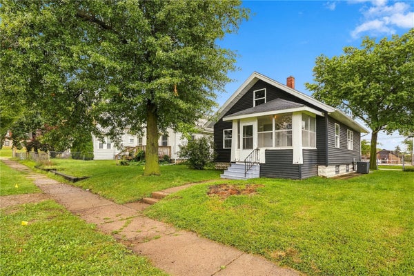 1144 C AVE NW, CEDAR RAPIDS, IA 52405 - Image 7316b06e10f4f7e81a882f4bd3dda2ca/1871606690