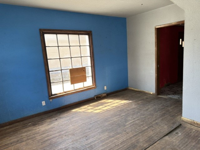 125 Jackson Street W