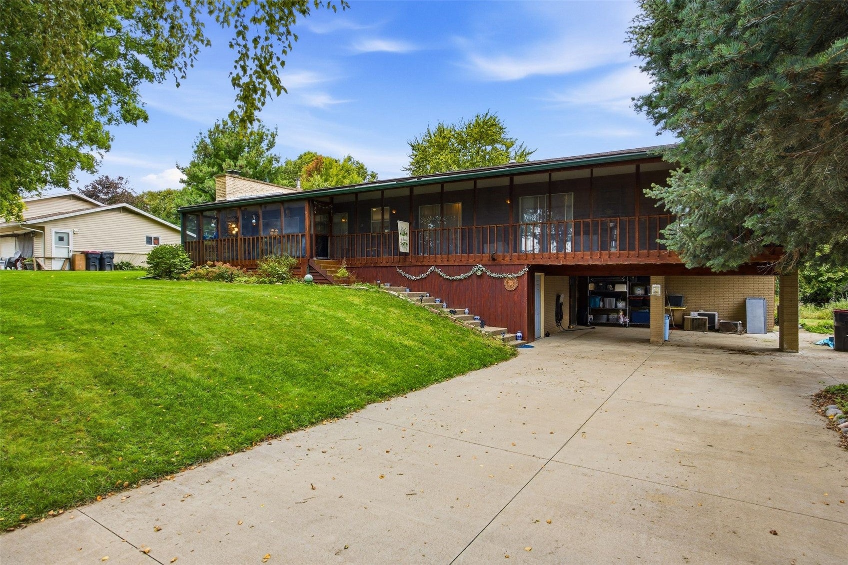 324 Lake View Drive NE