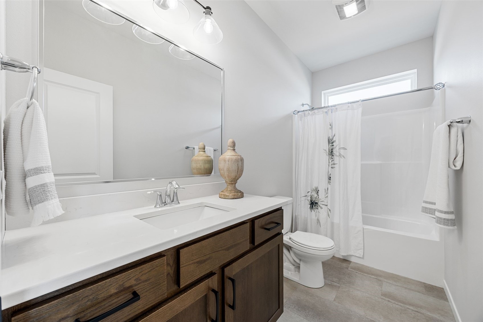 5638 Meadow Grass Circle SE