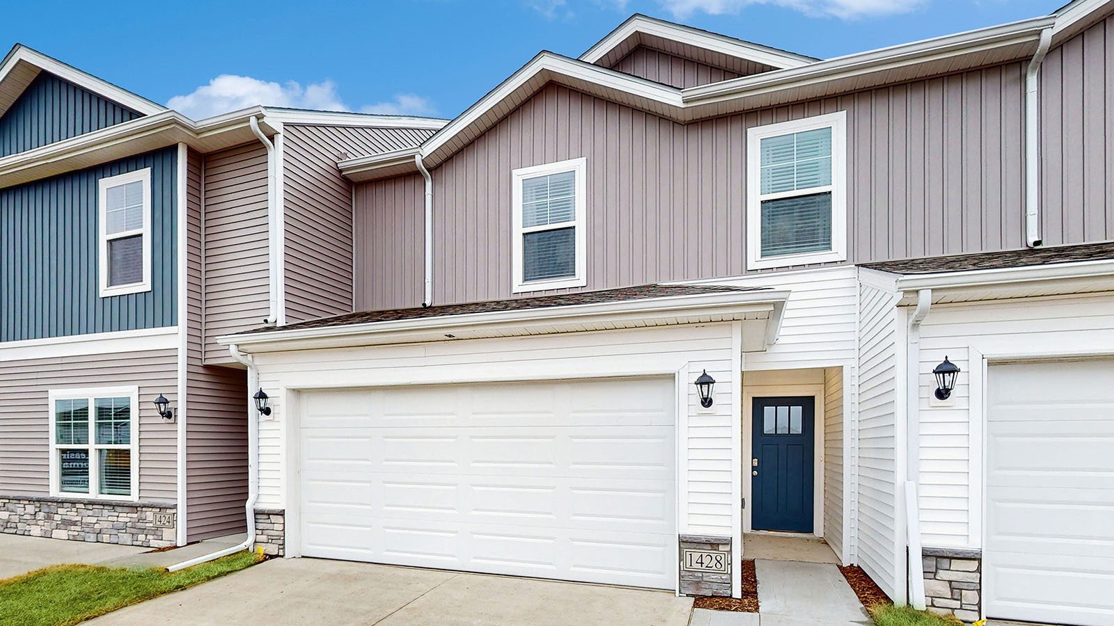 Photo 1 of 16 — 9417 Lovegrass Drive SW, Cedar Rapids, IA 52404