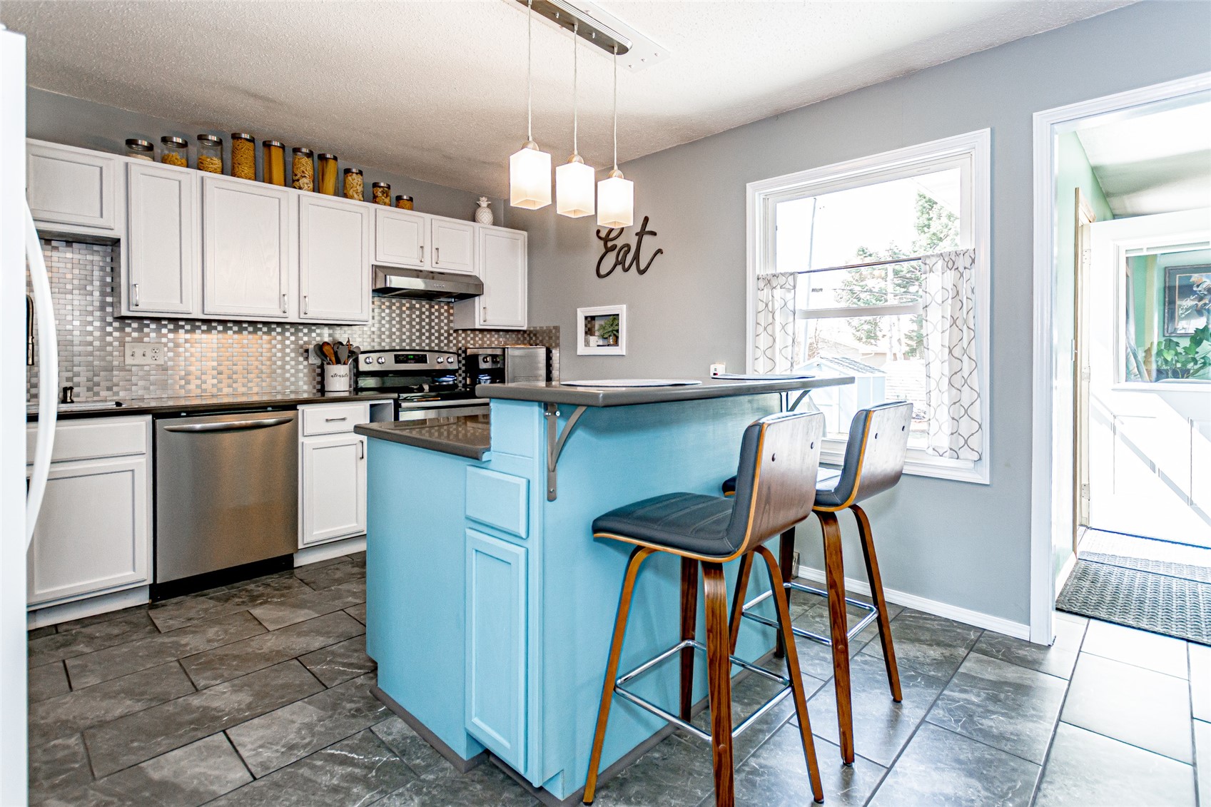 146 Eastview Drive NW