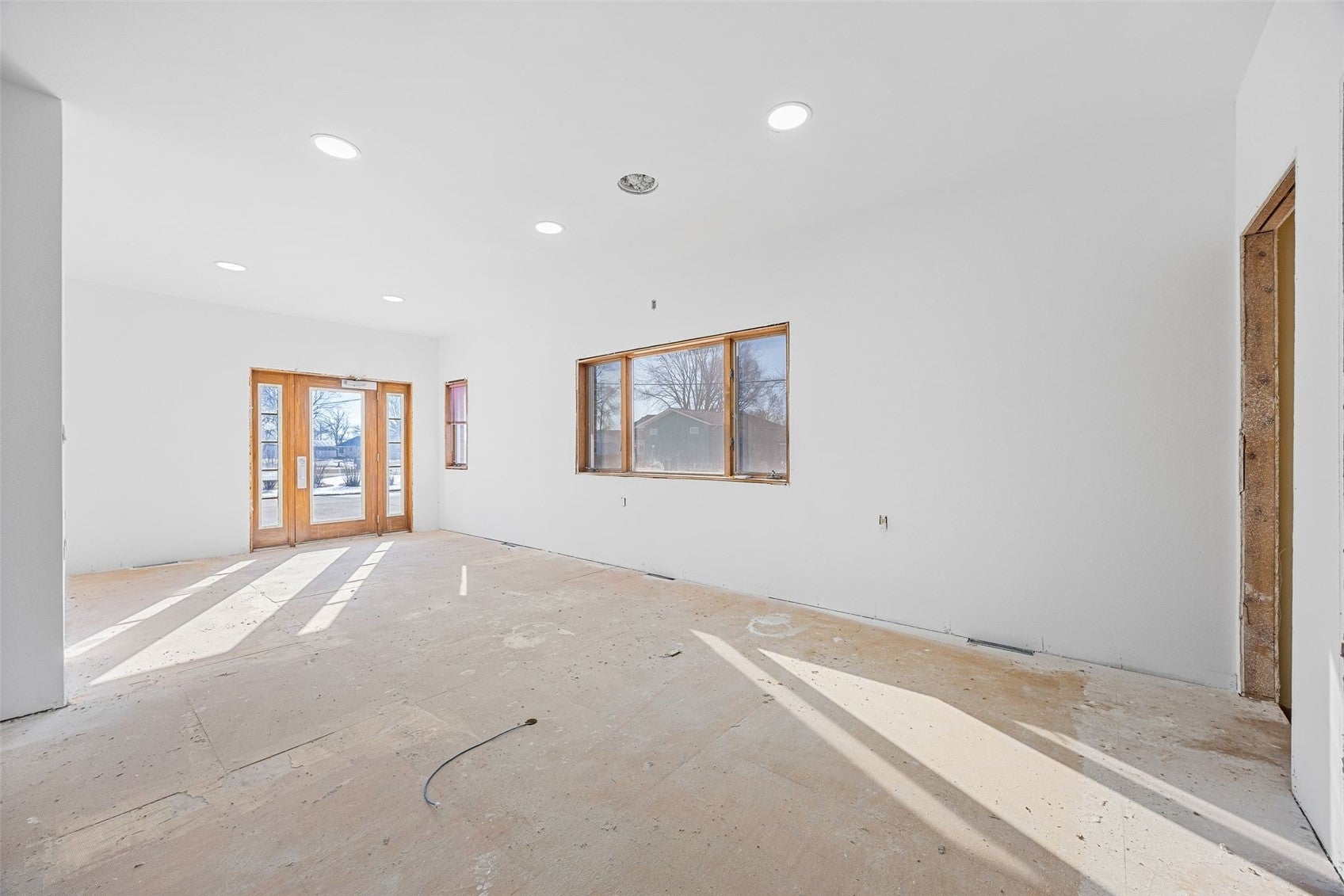 101 E 10th ST