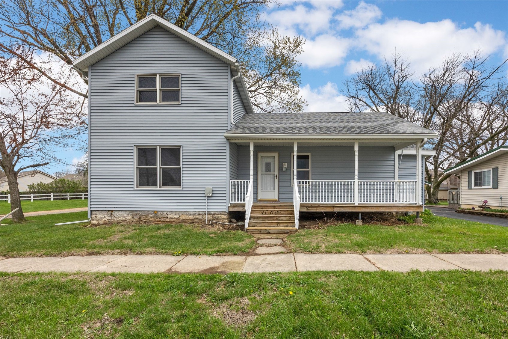 Photo 1 of 28 — 1000 Stinocher Street, Solon, IA 52333