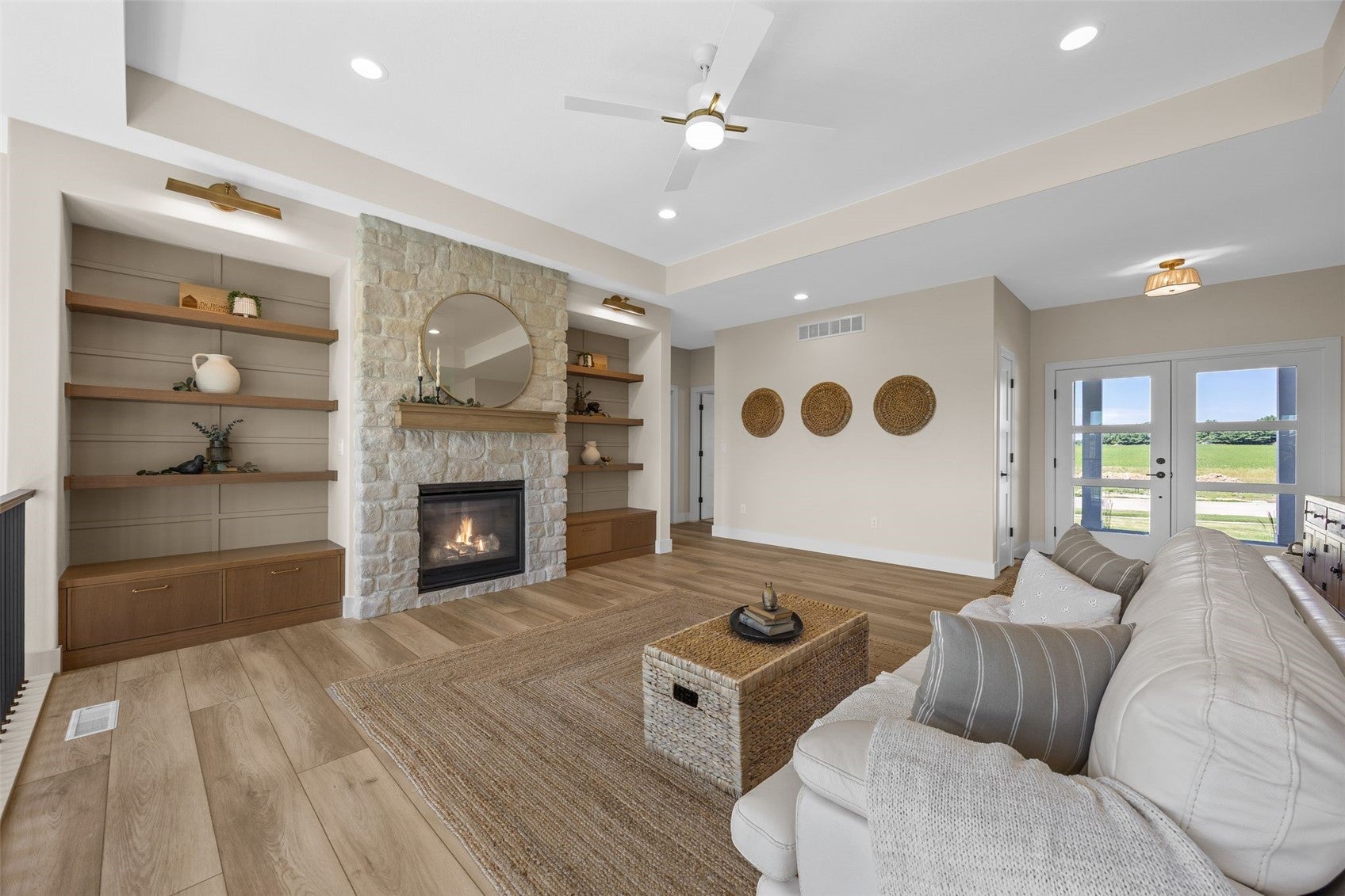 5501 Silver Ridge Rd