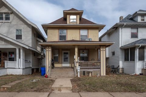 1704 Park Avenue SE Cedar Rapids IA 52403