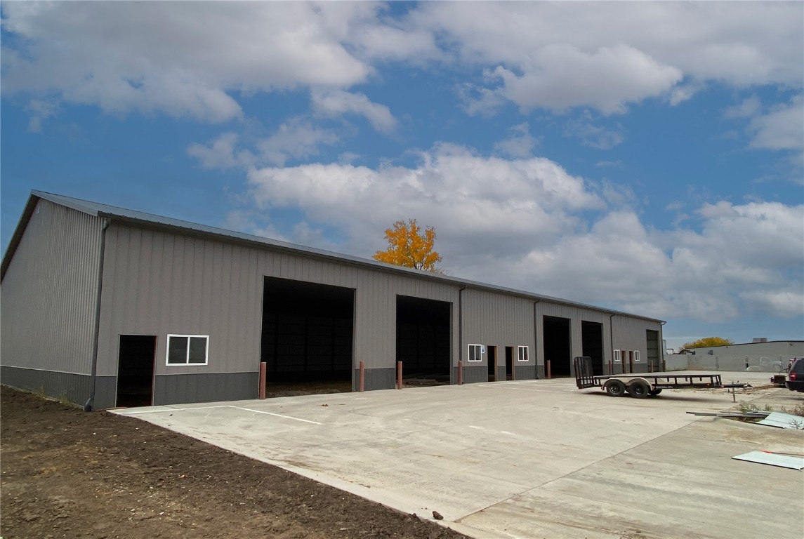 Photo 1 of 3 — 1408 Industrial Avenue A & B, Hiawatha, IA 52233