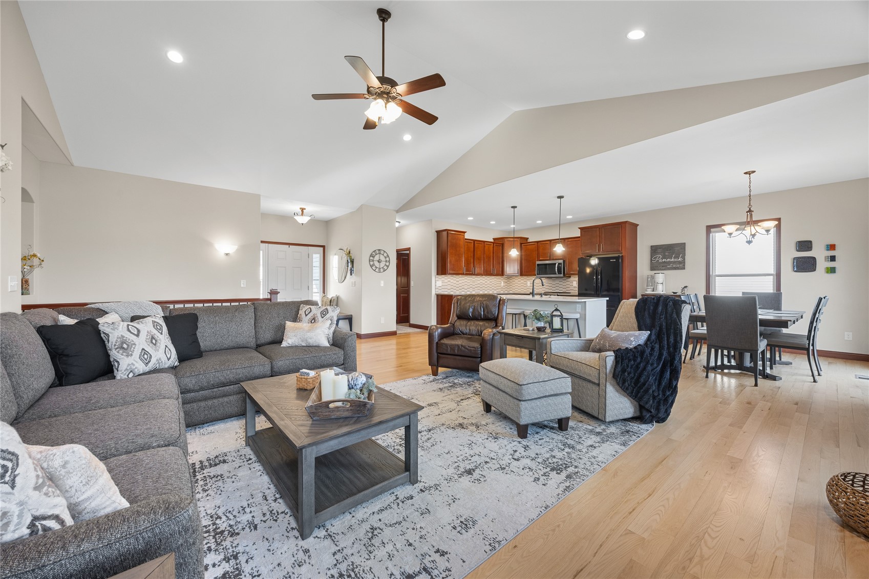 804 Palmyra Drive NE