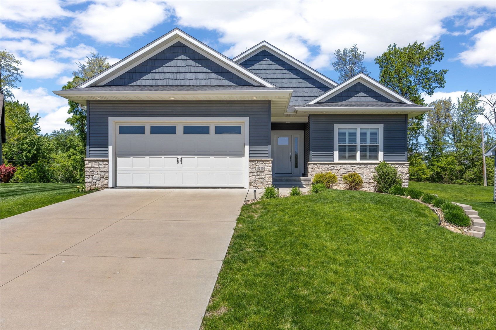 3710 Oak Ridge Court SE