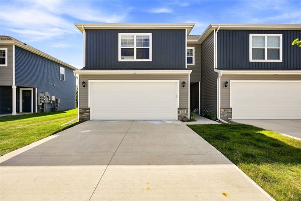 831 OAK DR, PALO, IA 52324 - Image 8160380ecdfd8d0def6b30c1ca9c28cd/3823105077