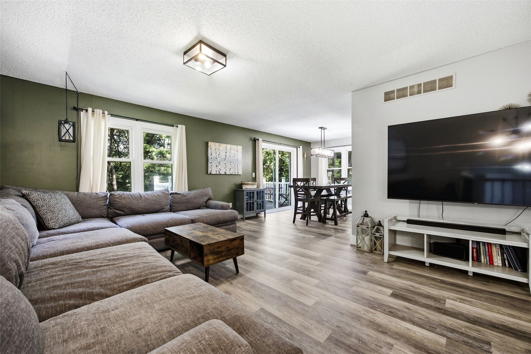 1948 Surf Drive NE