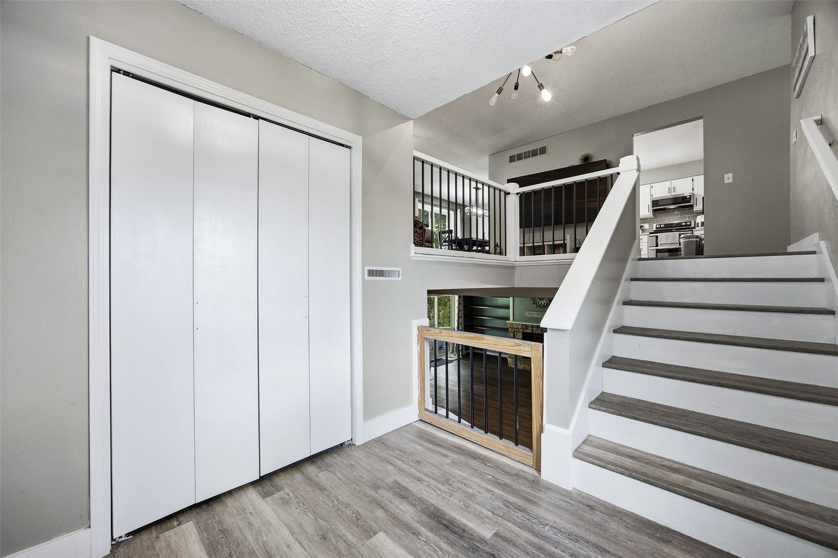 1948 Surf Drive NE