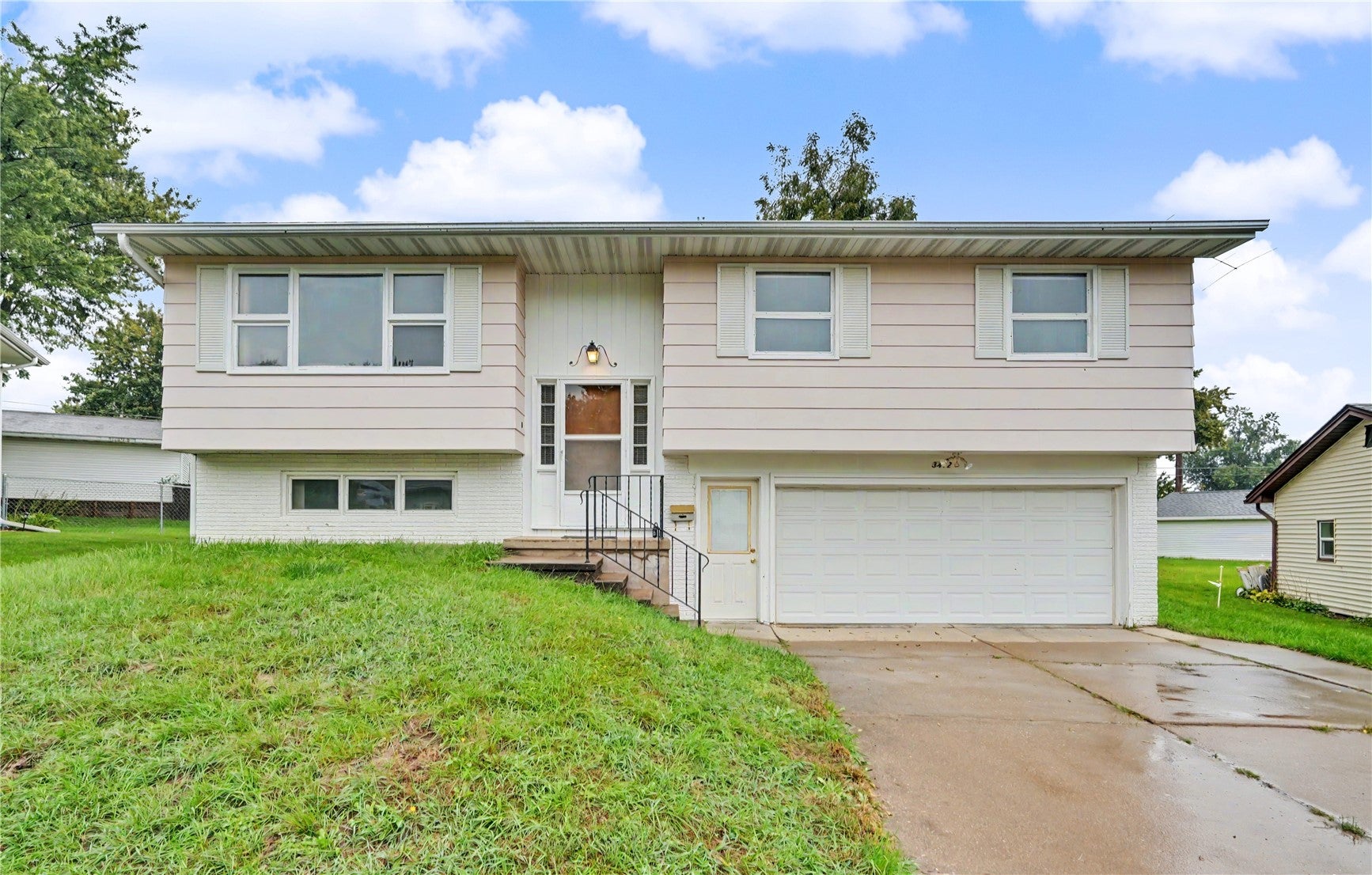 3412 Sheridan Dr SE