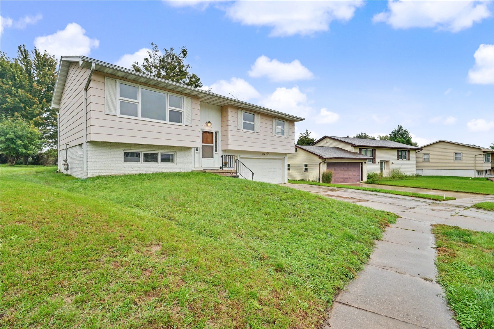 3412 Sheridan Dr SE