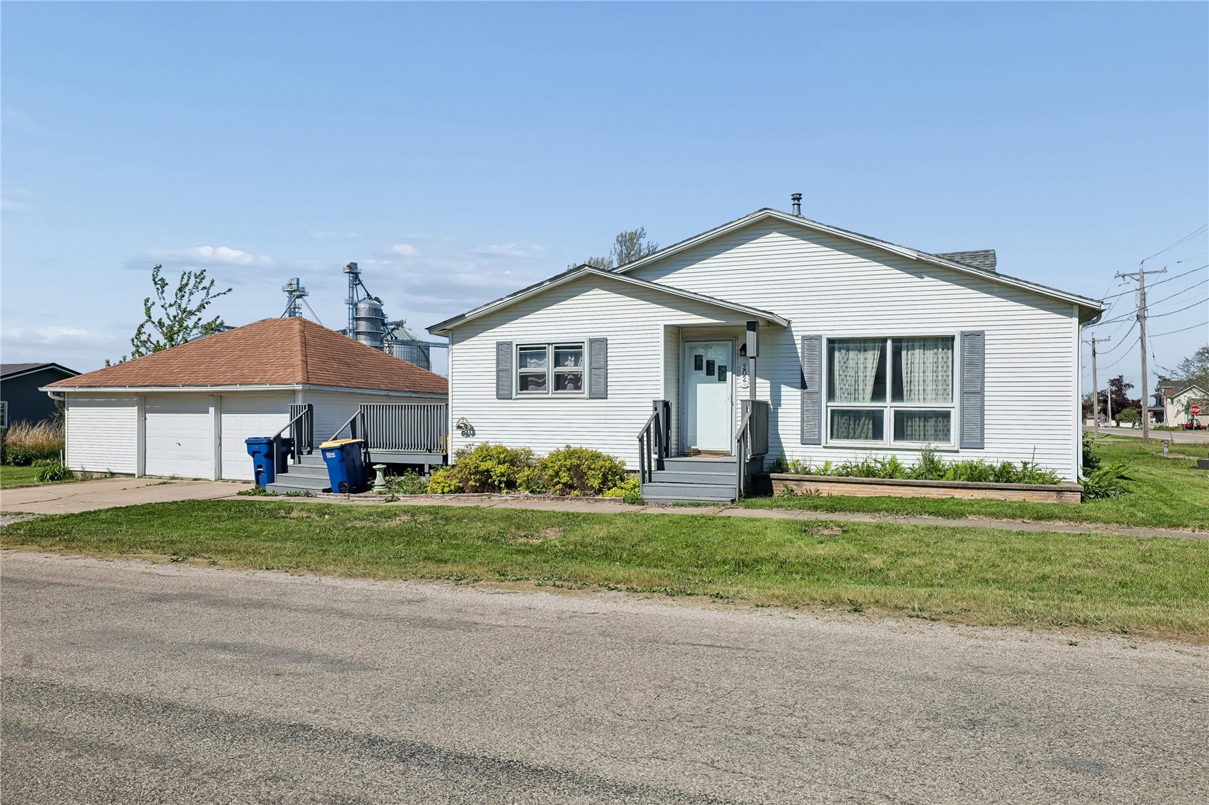 Photo 1 of 15 — 202 2nd Avenue, Van Horne, IA 52346
