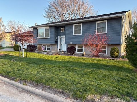 2068 Brookland Dr NE Cedar Rapids IA 52402