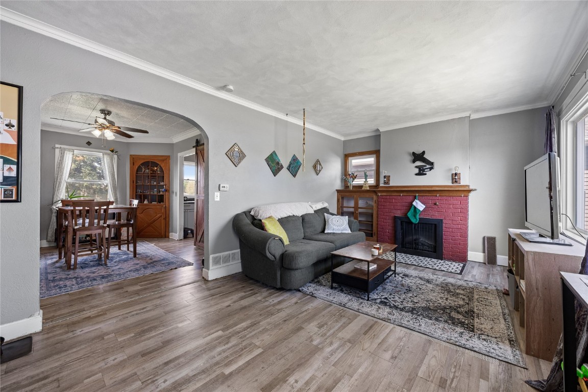 507 2nd Street E