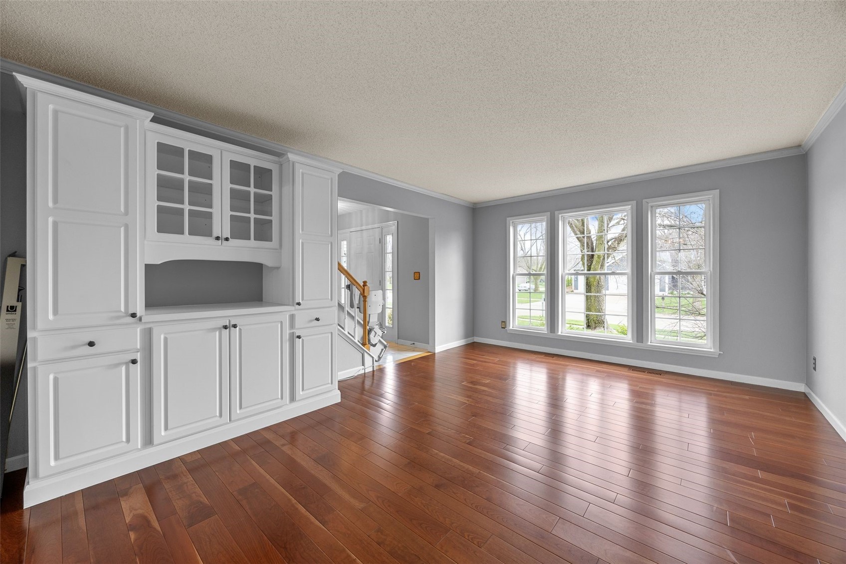 7329 Hampshire DR NE