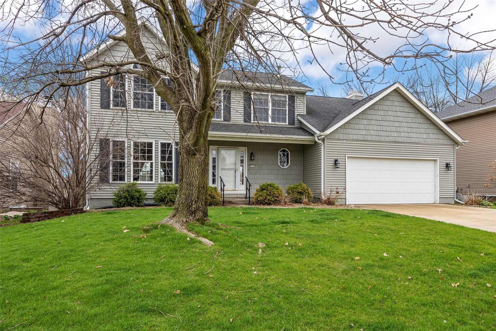 7329 Hampshire DR NE