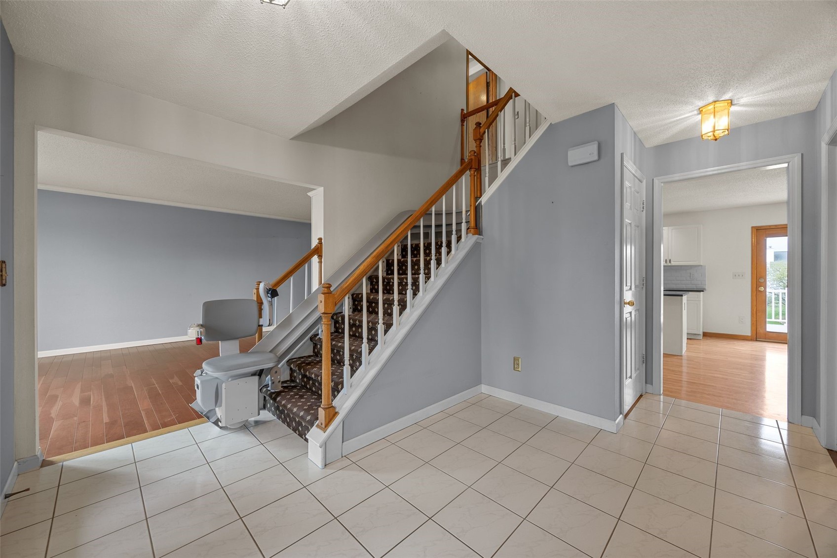 7329 Hampshire DR NE