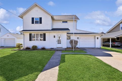 209 Fremont Street SW Blairstown IA 52209