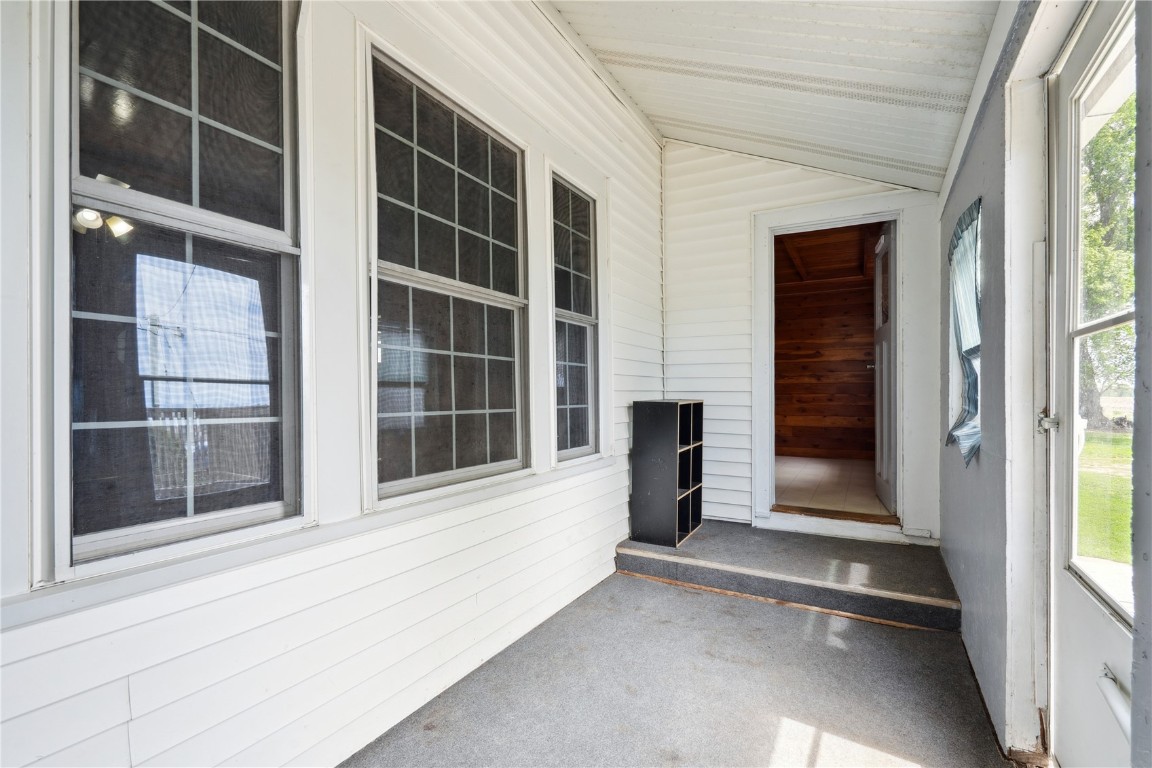 304 North Nesbit Road