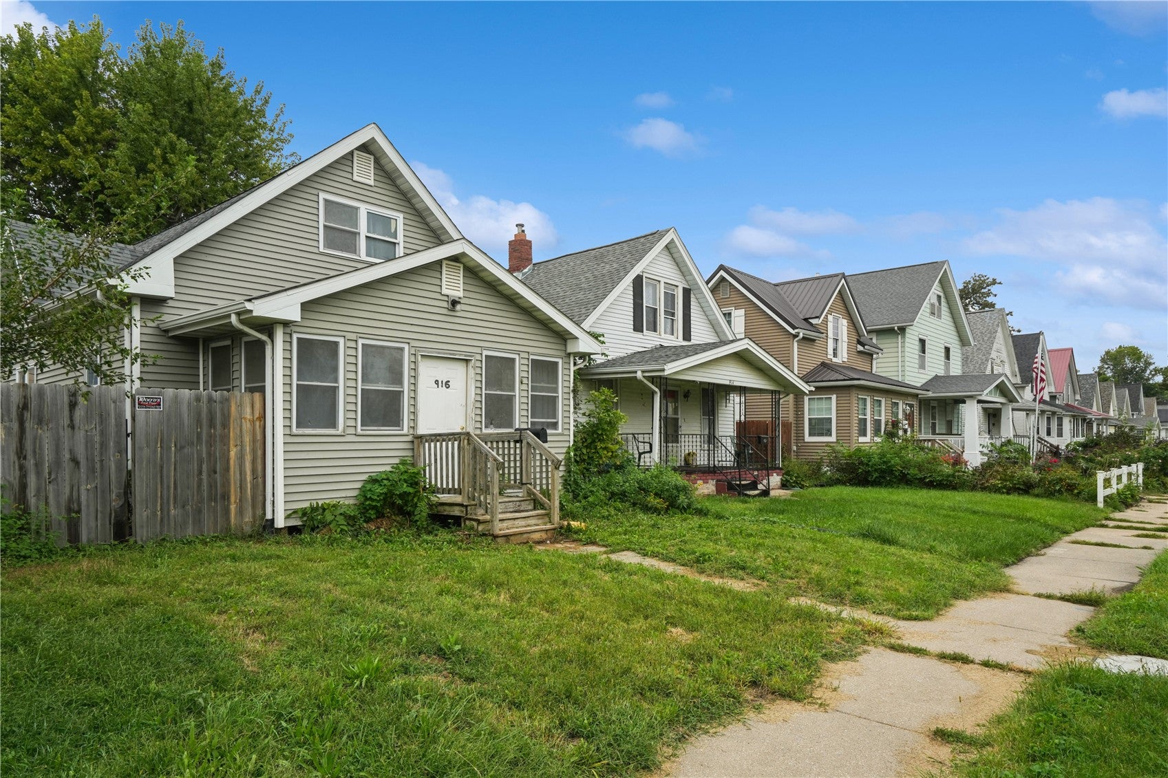 916 9th Street SW