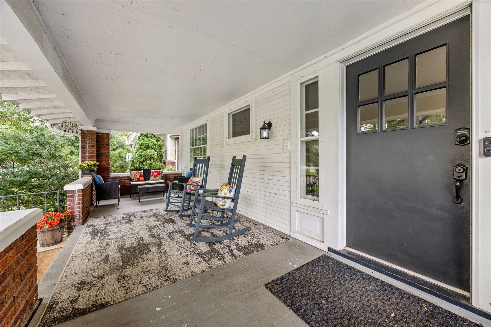 2229 Meadowbrook Drive SE